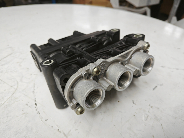 WABCO Automotive Control Unit Valve Module 4728900220