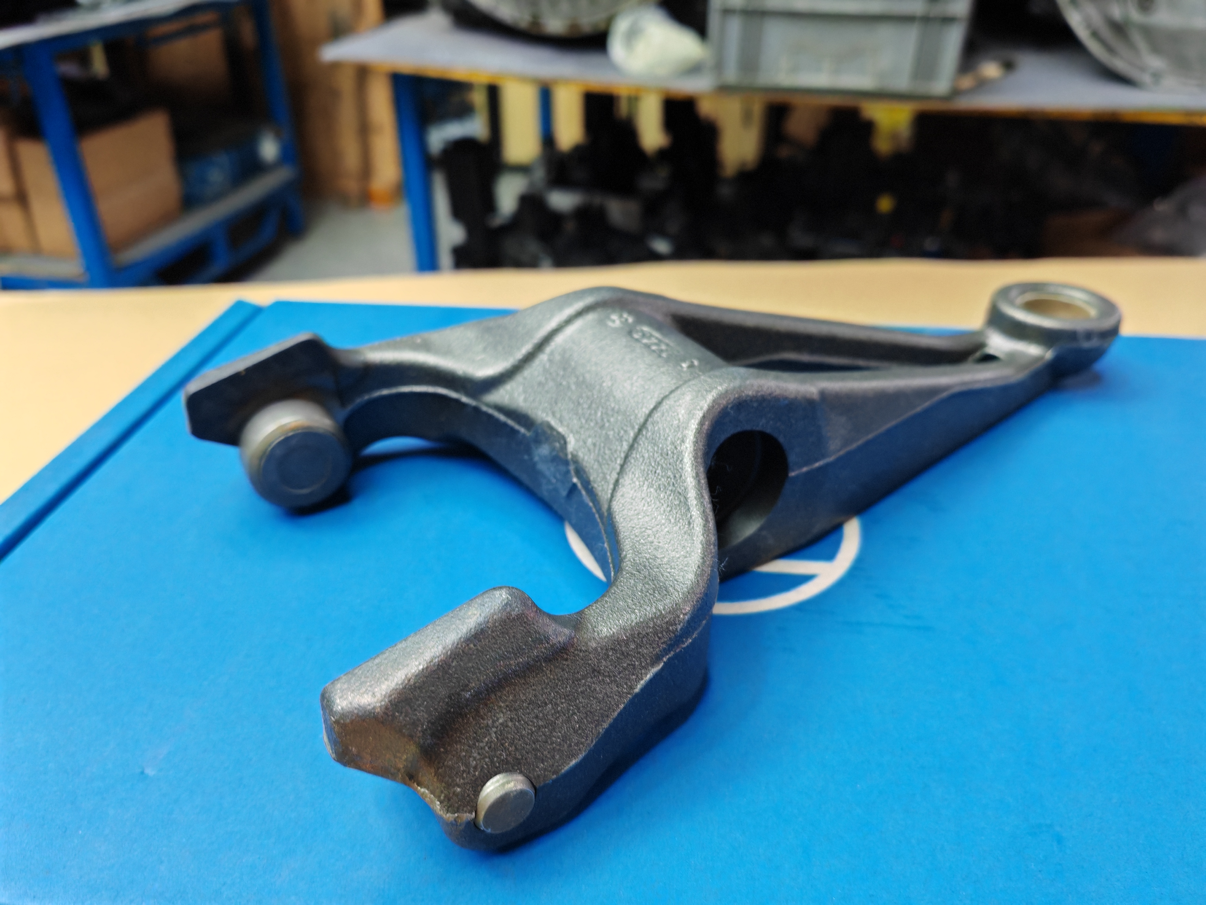 ZF12AS2330TO 16S2531TO Transmission separation fork ZF1328 268 012