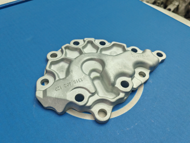 ZF16S151 16S181 16S221 Gearbox assembly oil pump housing 1315 402 120