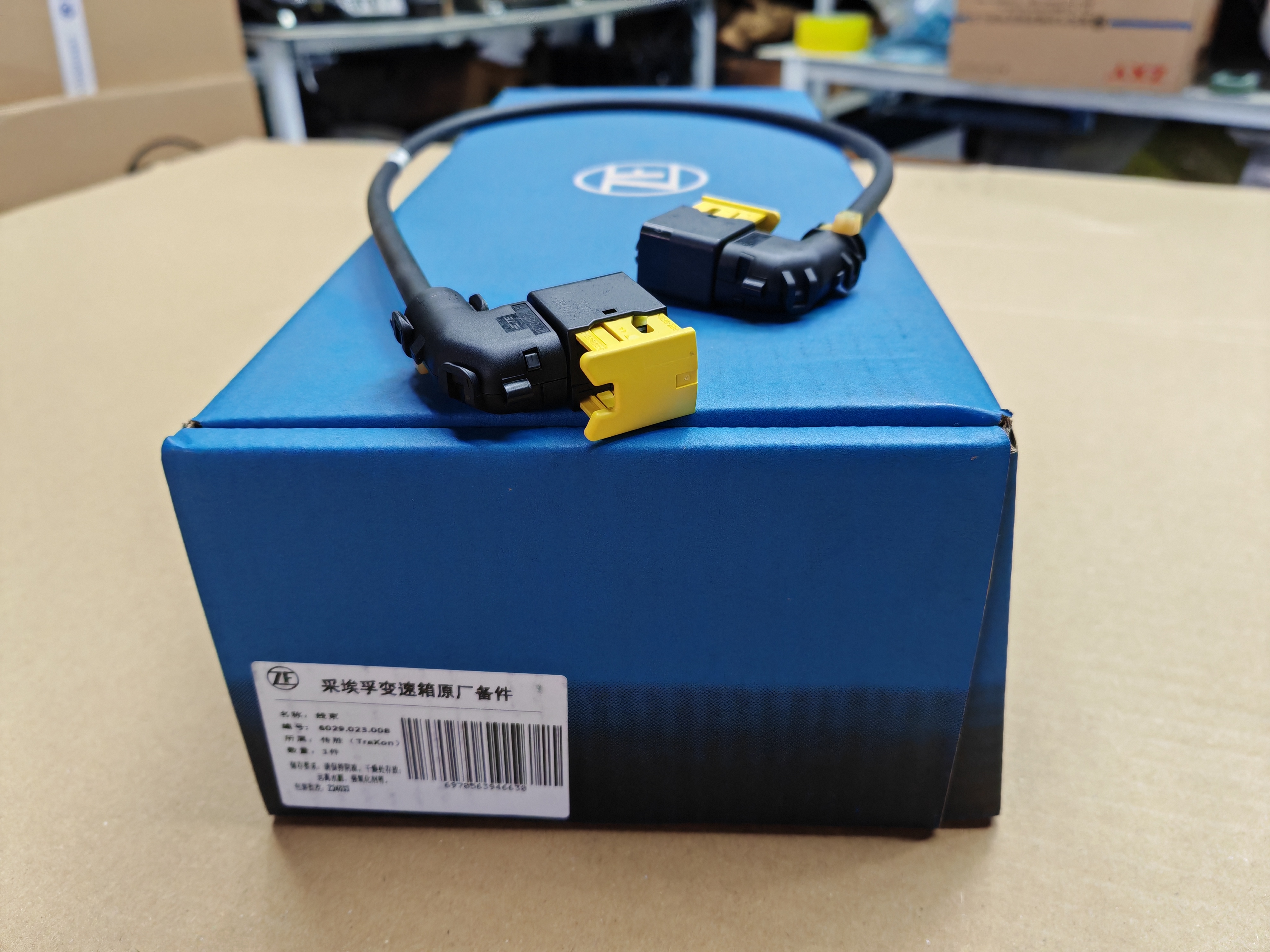 Zf12-speed automatic transmission 12TX2621TD 12TX2820TO Sensor harness 6029 023 008