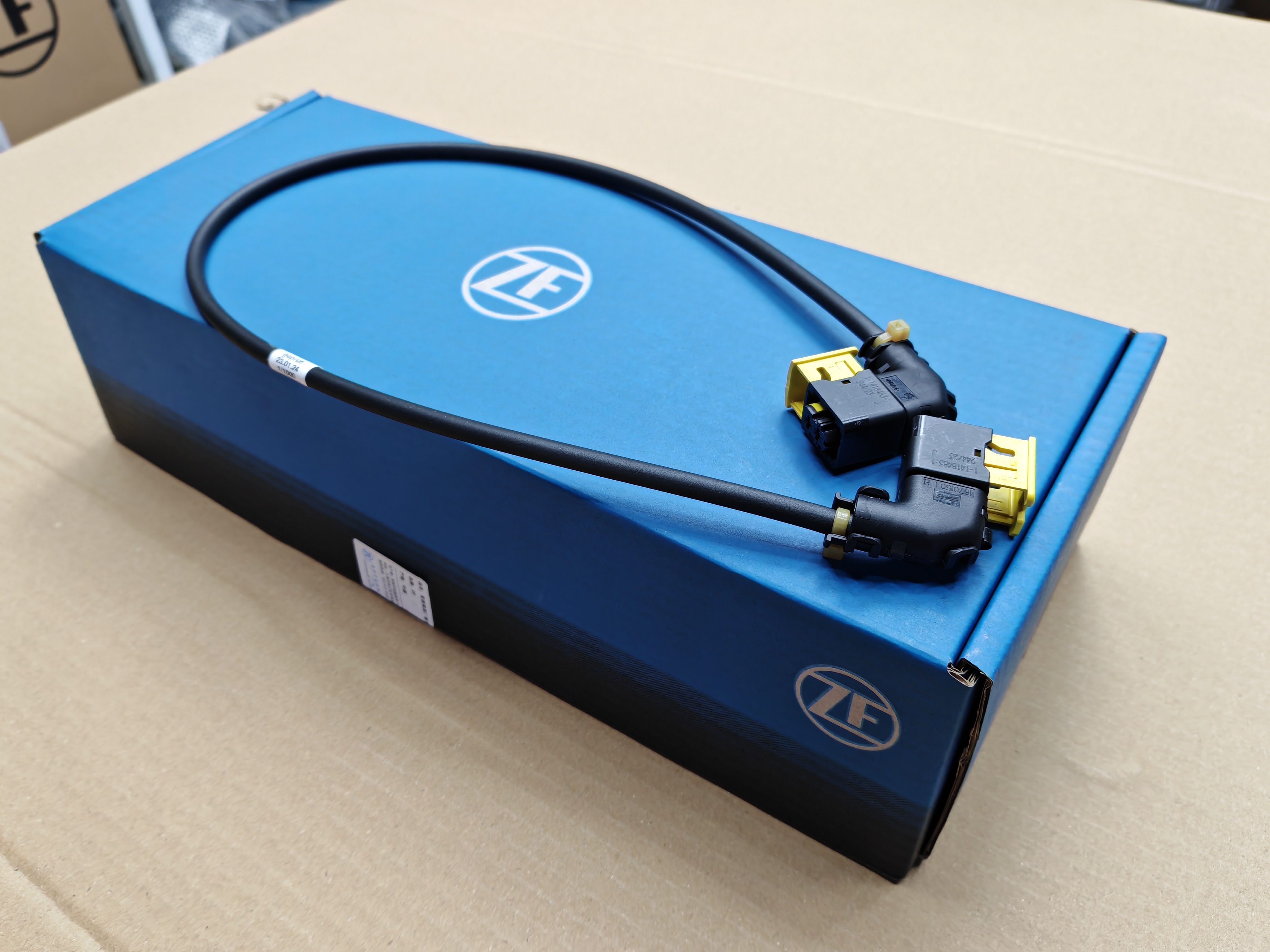 Zf12-speed automatic transmission 12TX2621TD 12TX2820TO Sensor harness 6029 023 008