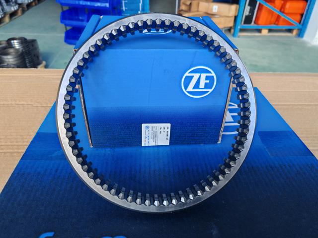 Original German-made ZF16S221 Gearbox Synchronizer 1356 304 024 Synchronizer Gear Sleeve