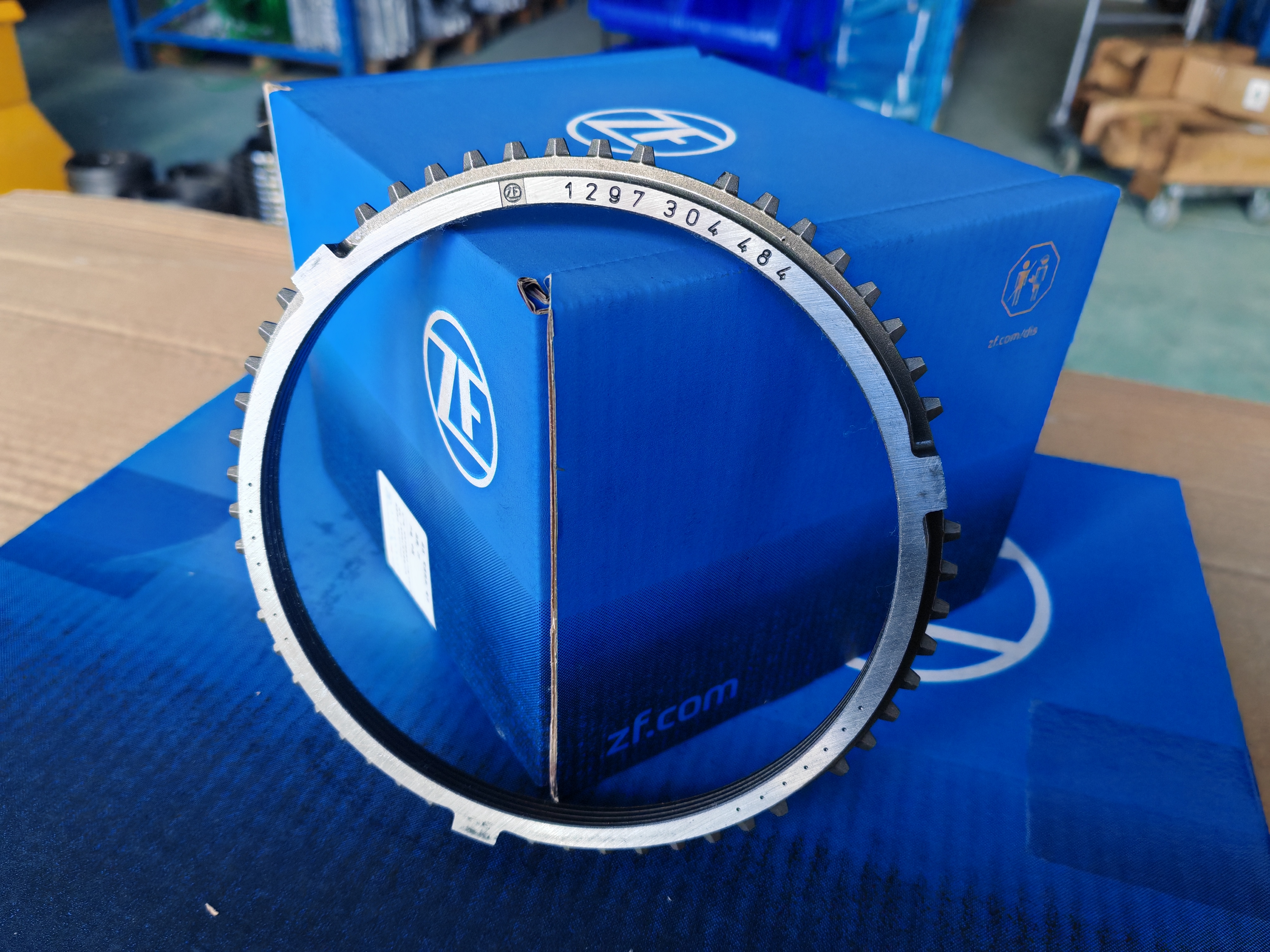 Original German-made ZF16S221 Gearbox Synchronizer 1297 304 484 Synchronizer Ring