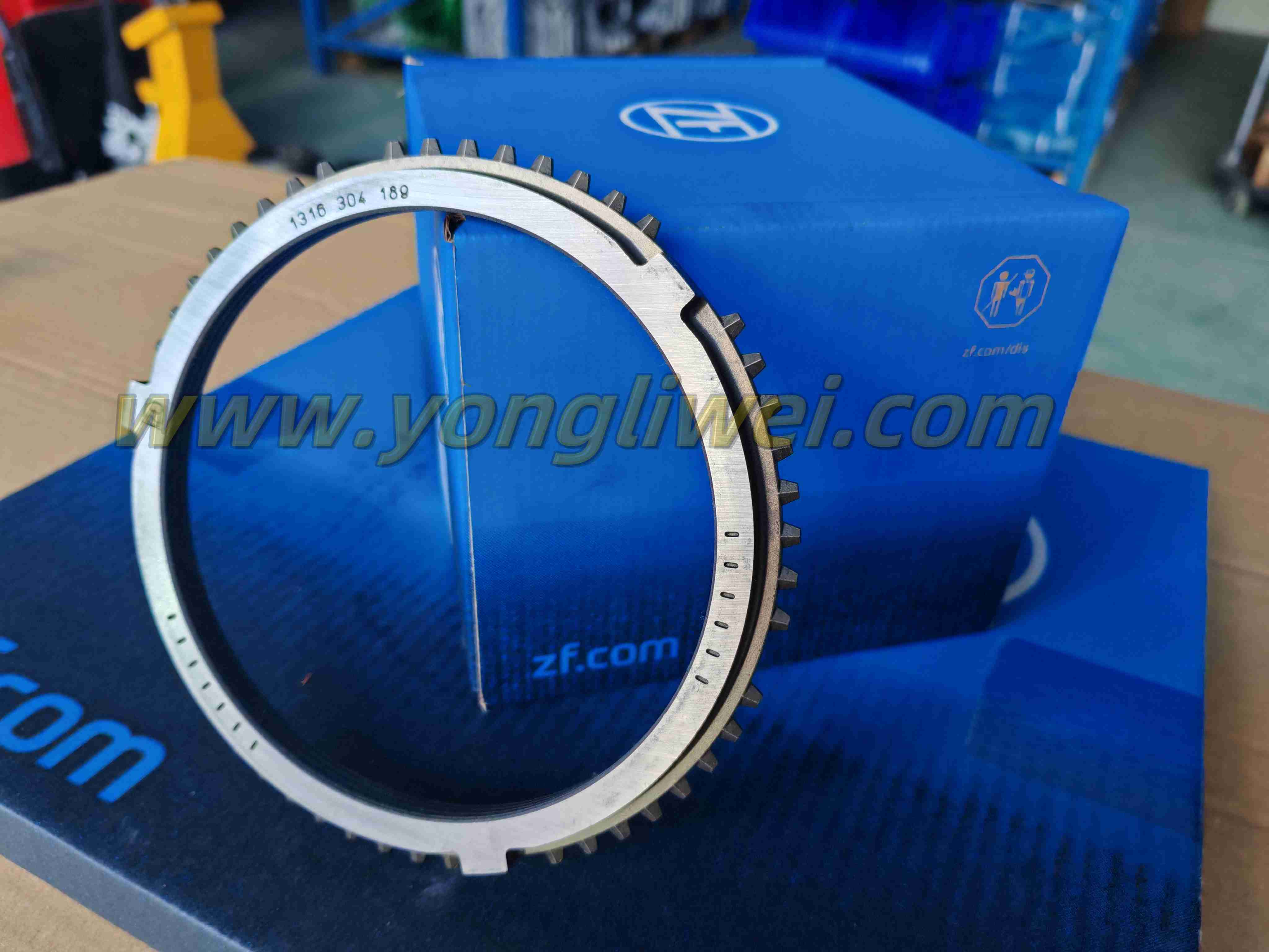 Original German-made ZF16S221 gearbox 1316 304 189 synchronizer ring