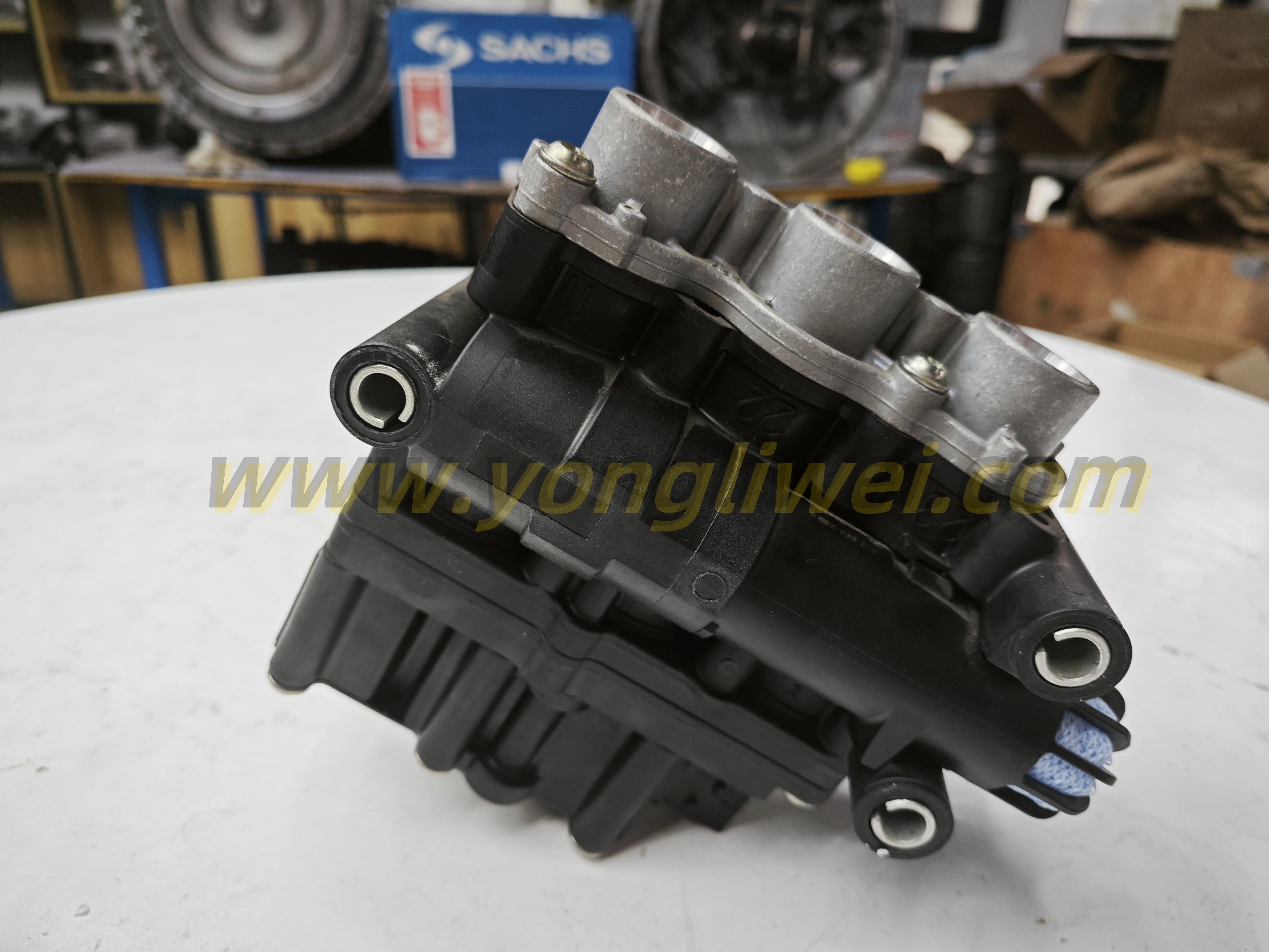 Mercedes-Benz MAN DAF Truck EBS Component Valve Assembly 4728900220