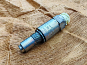 German Truck MAN Transmission ZF Speed Sensor VDO 217120002510