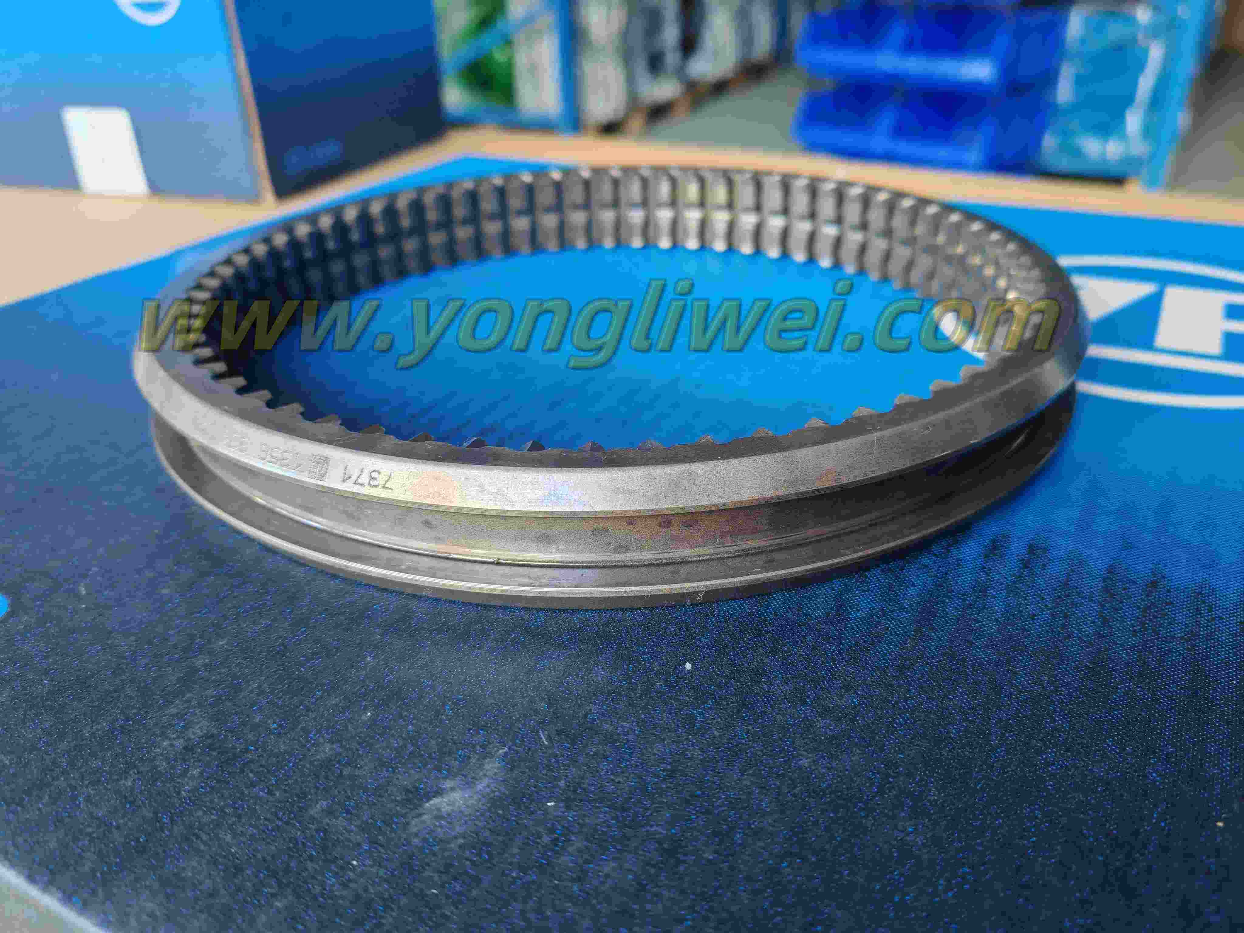 Original German-made ZF16S221 Gearbox Synchronizer 1356 304 024 Synchronizer Gear Sleeve