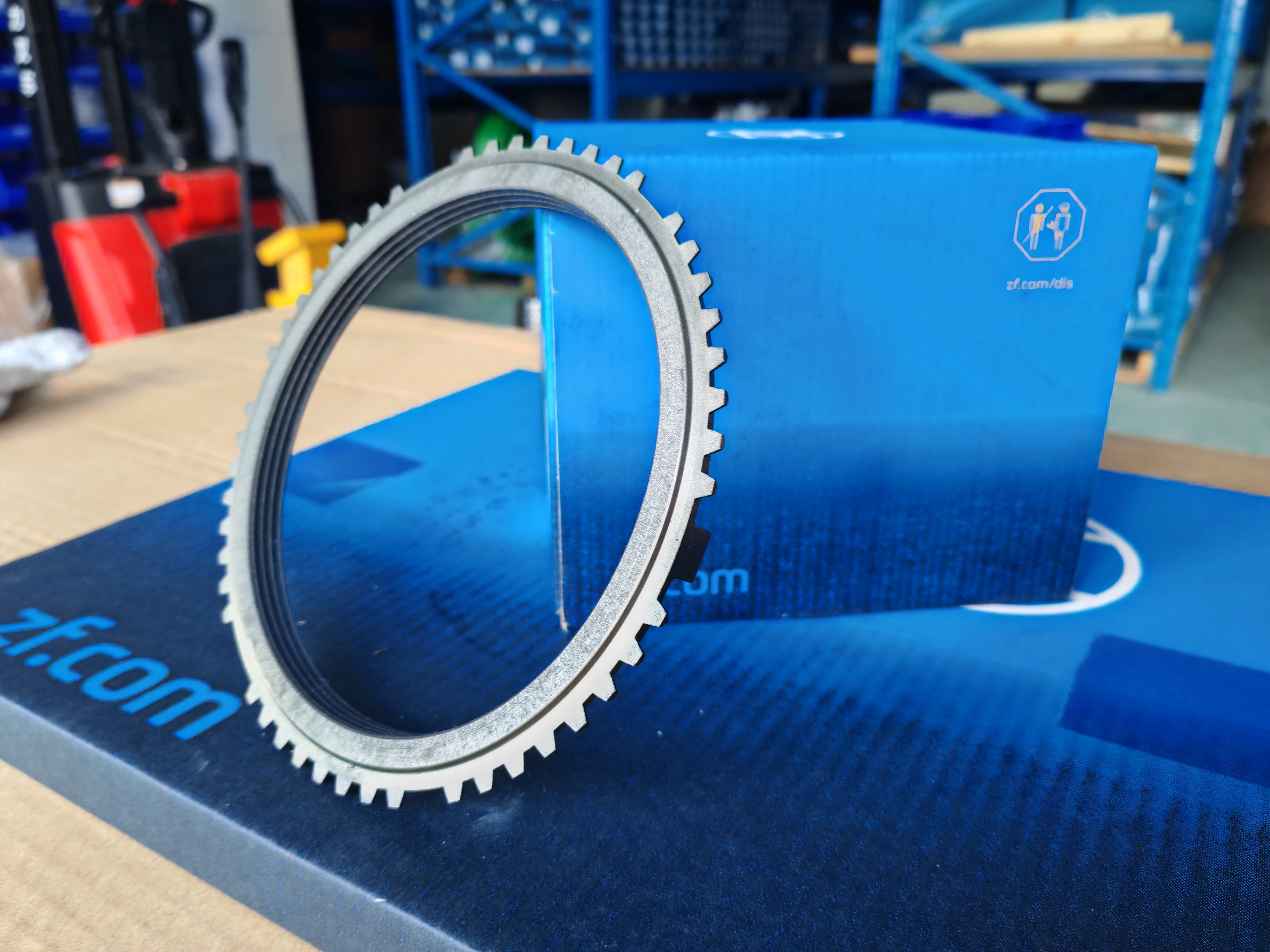 Original German-made ZF16S221 gearbox 1316 304 189 synchronizer ring