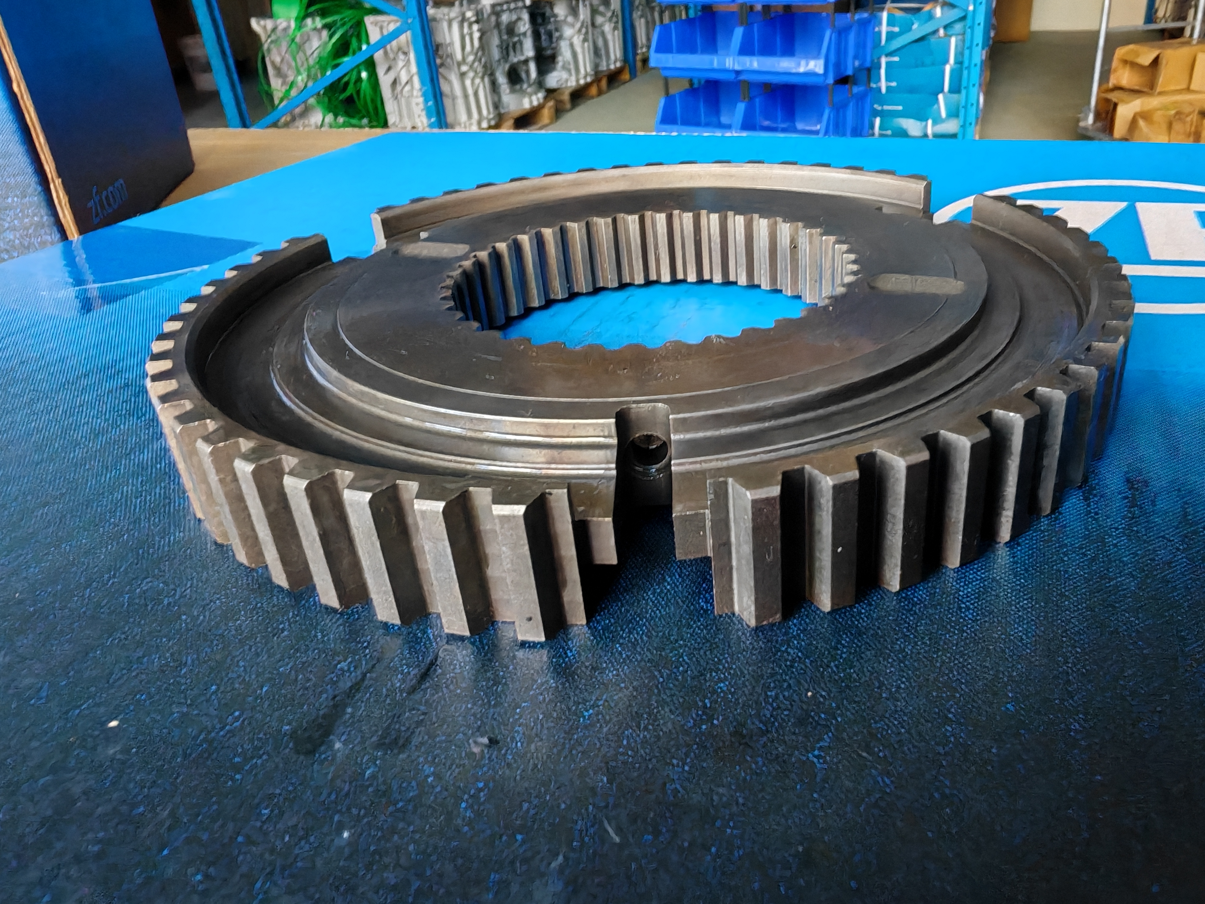 Original German-made ZF16S221 Gearbox Synchronizer 1356 304 019 Synchronizer Housing