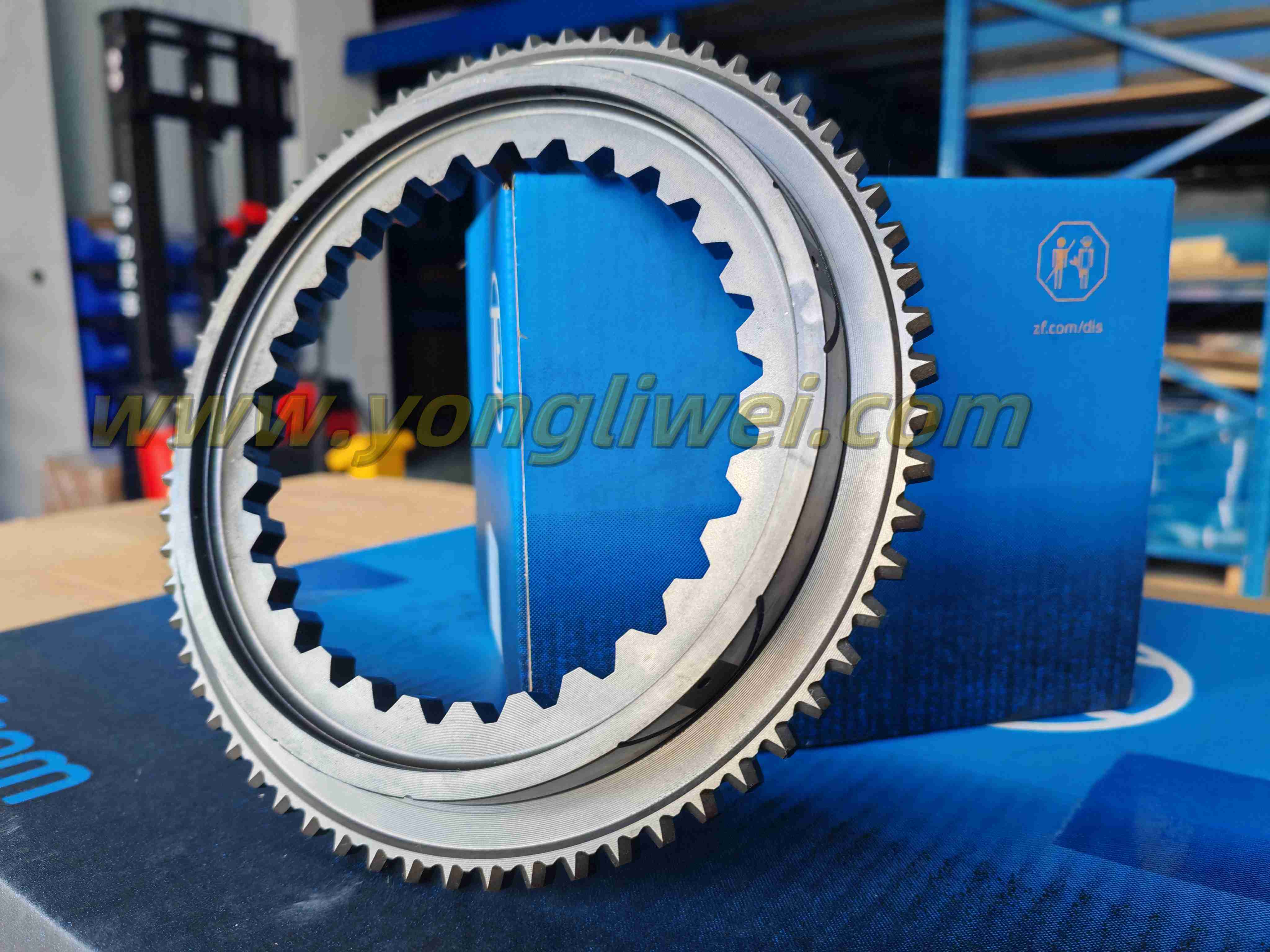 Original German-made ZF16S221 gearbox 1316 304 156 synchronizer teeth cone