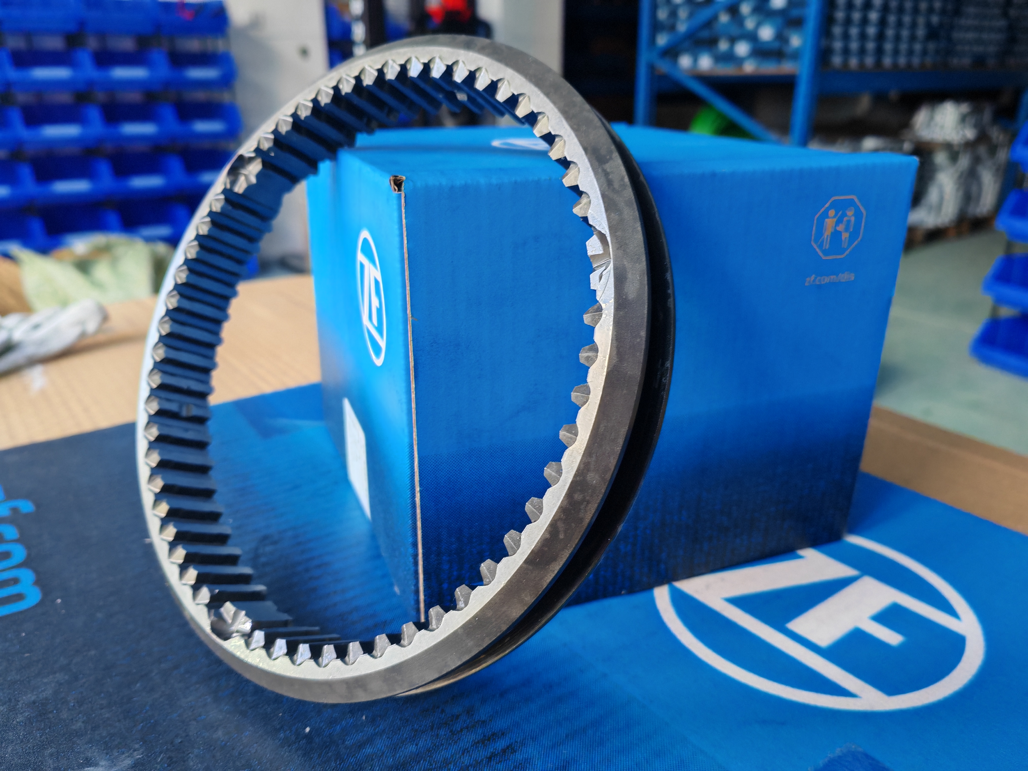 Original German-made ZF16S221 Gearbox Synchronizer 1310 304 202 Synchronizer Gear Sleeve