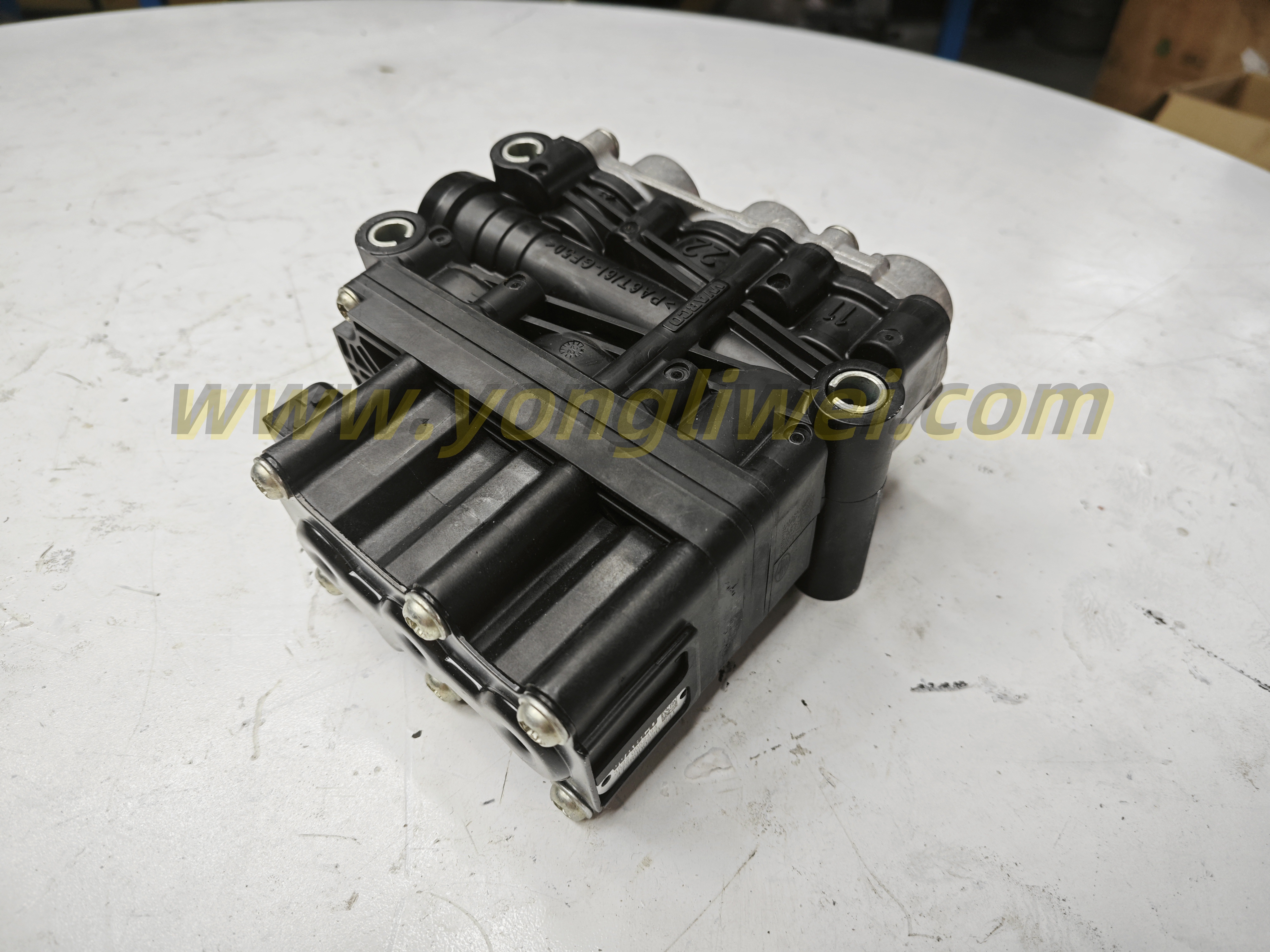 Mercedes-Benz MAN DAF Truck EBS Component Valve Assembly 4728900220