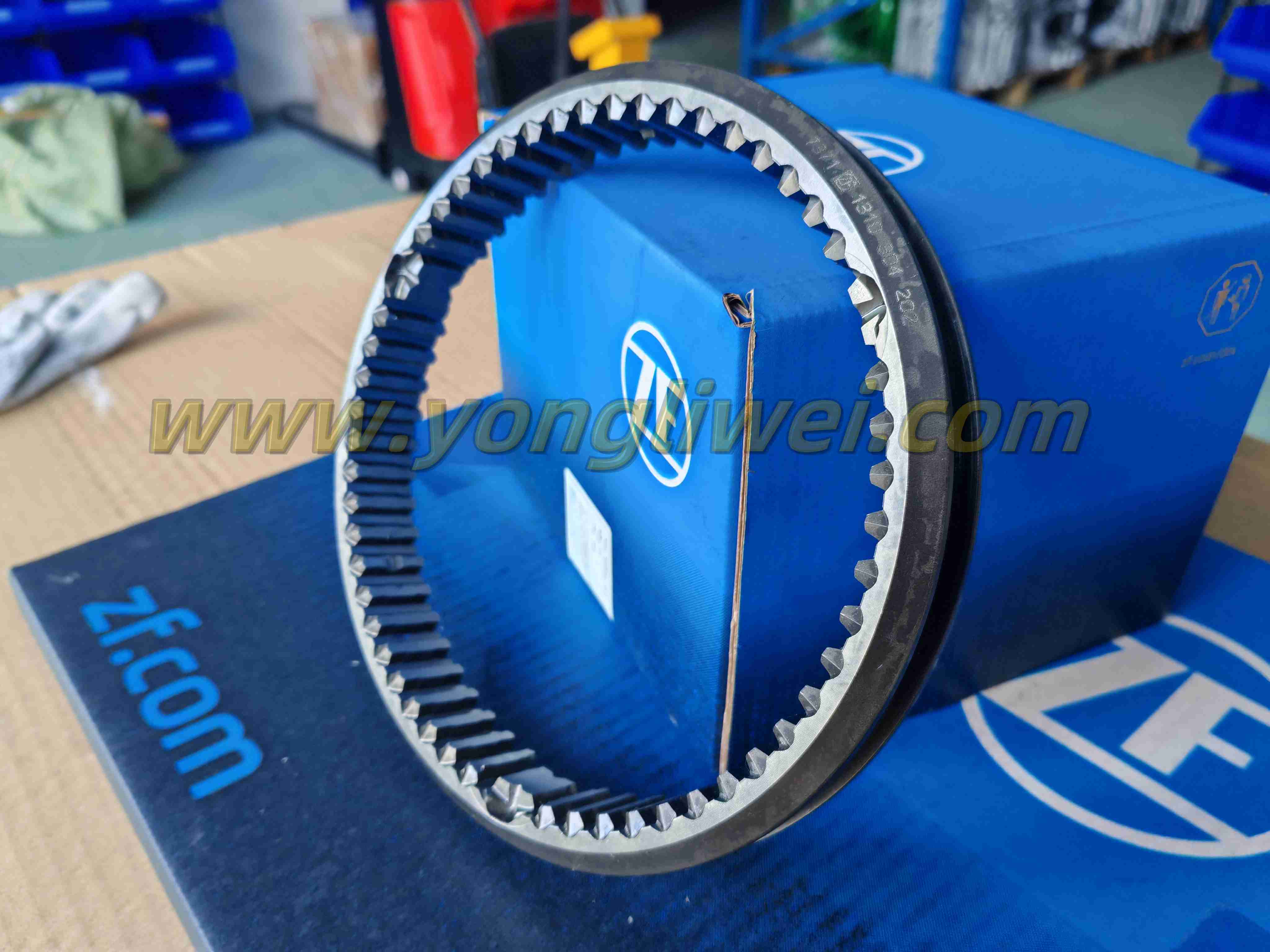 Original German-made ZF16S221 Gearbox Synchronizer 1310 304 202 Synchronizer Gear Sleeve