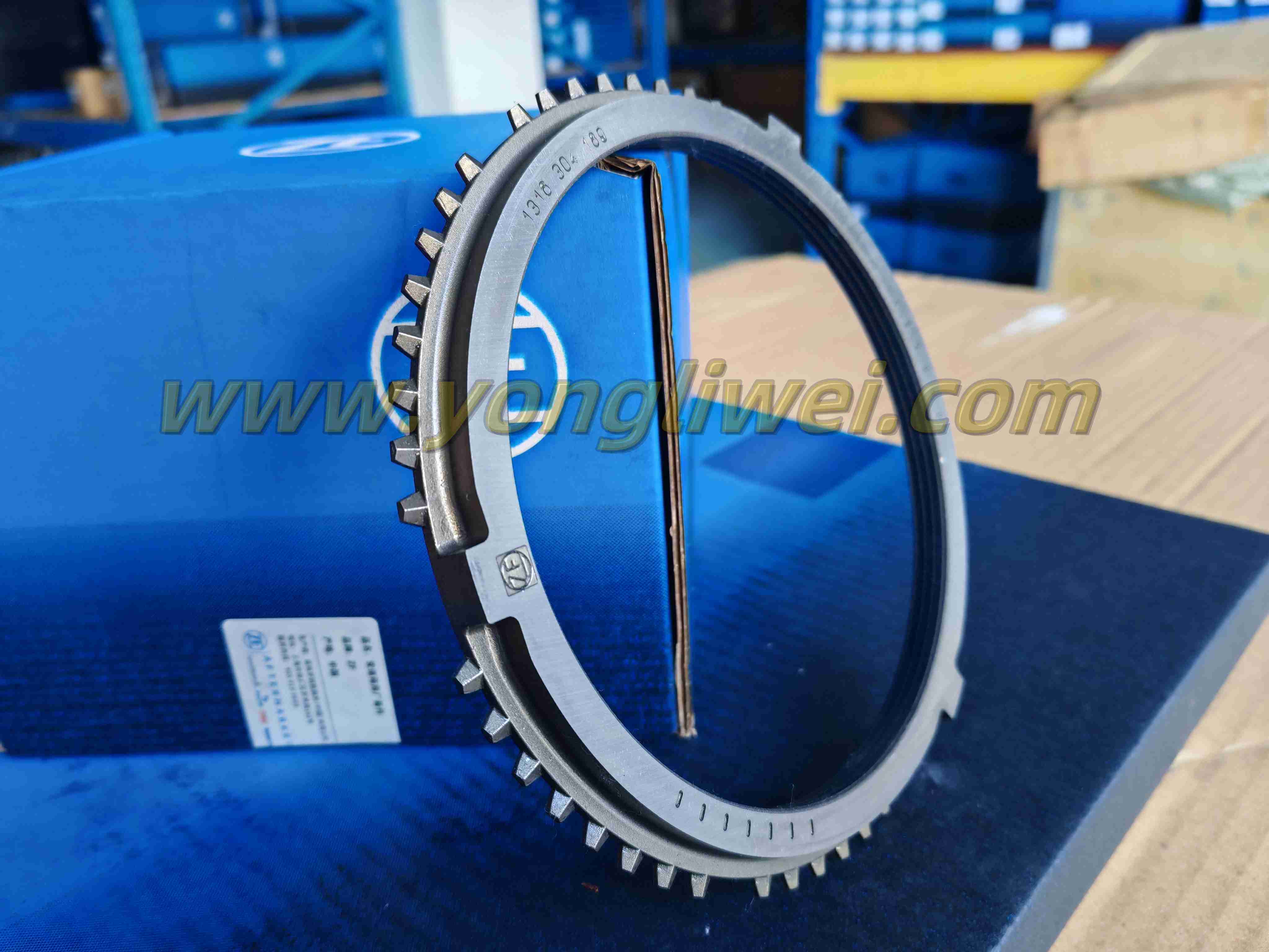 Original German-made ZF16S221 gearbox 1316 304 189 synchronizer ring