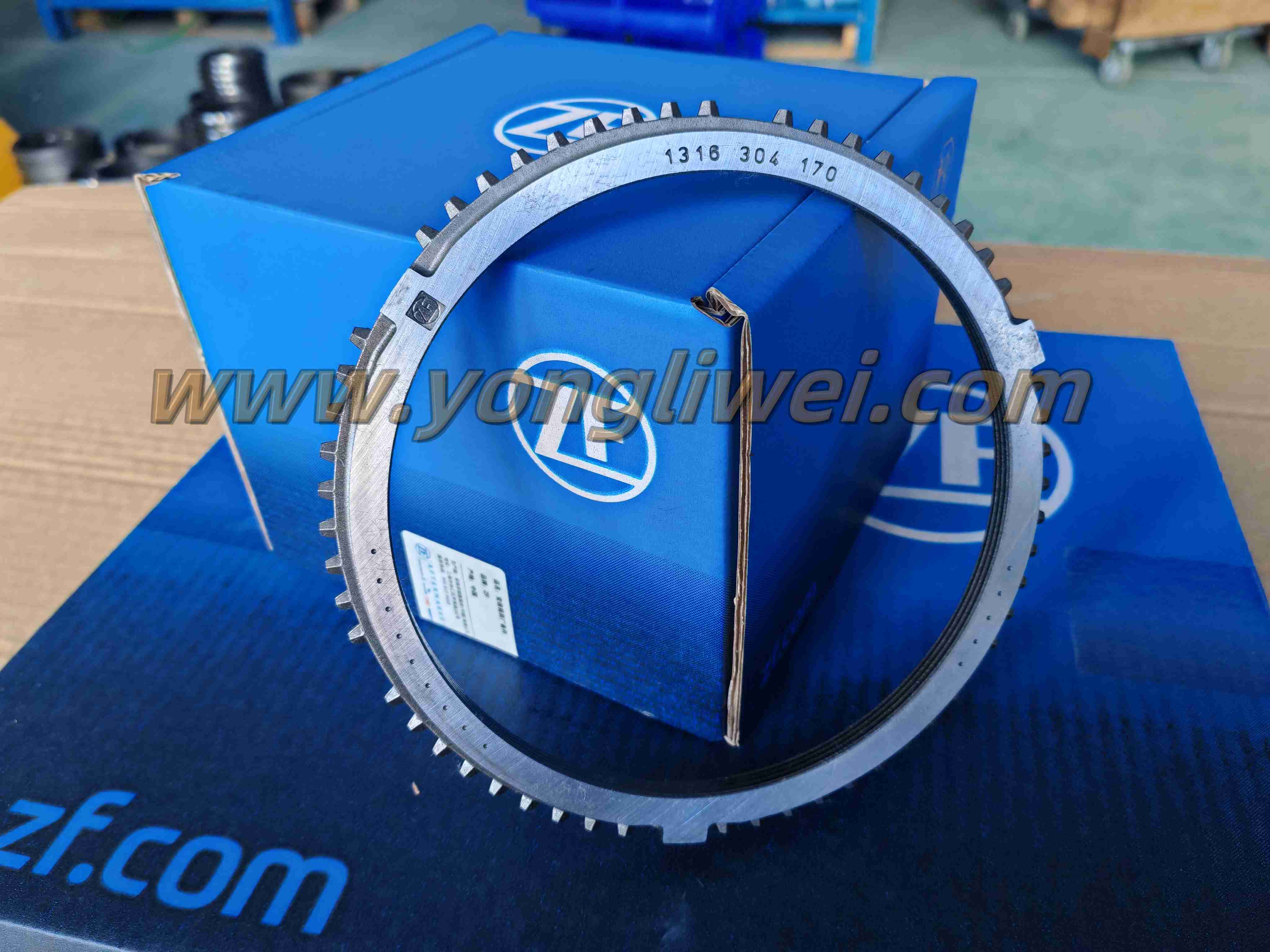Original German-made ZF16S221 Gearbox 1316 304 170 Synchronizer Ring