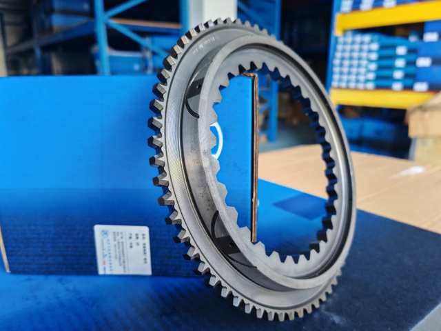 Original German-made ZF16S221 gearbox 1316 304 156 synchronizer teeth cone