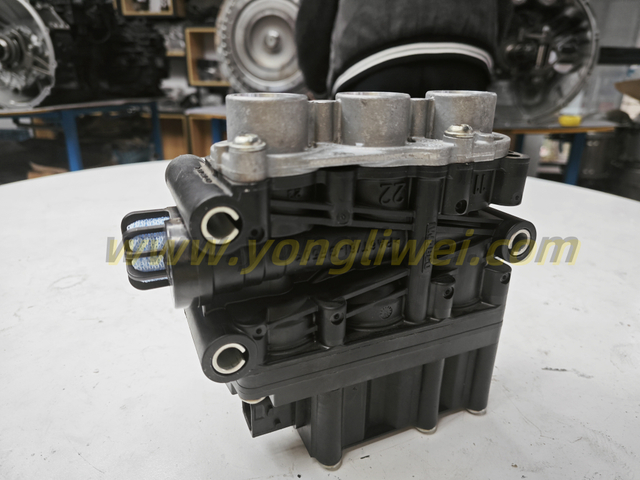 Mercedes-Benz MAN DAF Truck EBS Component Valve Assembly 4728900220